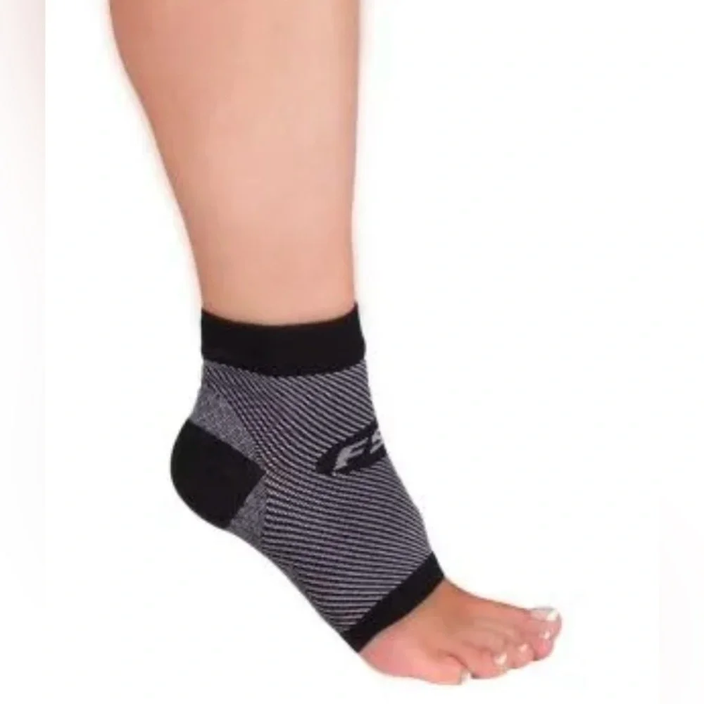 FSO6 Black & Gray Ankle Compression Sleeves for Women Size Small
